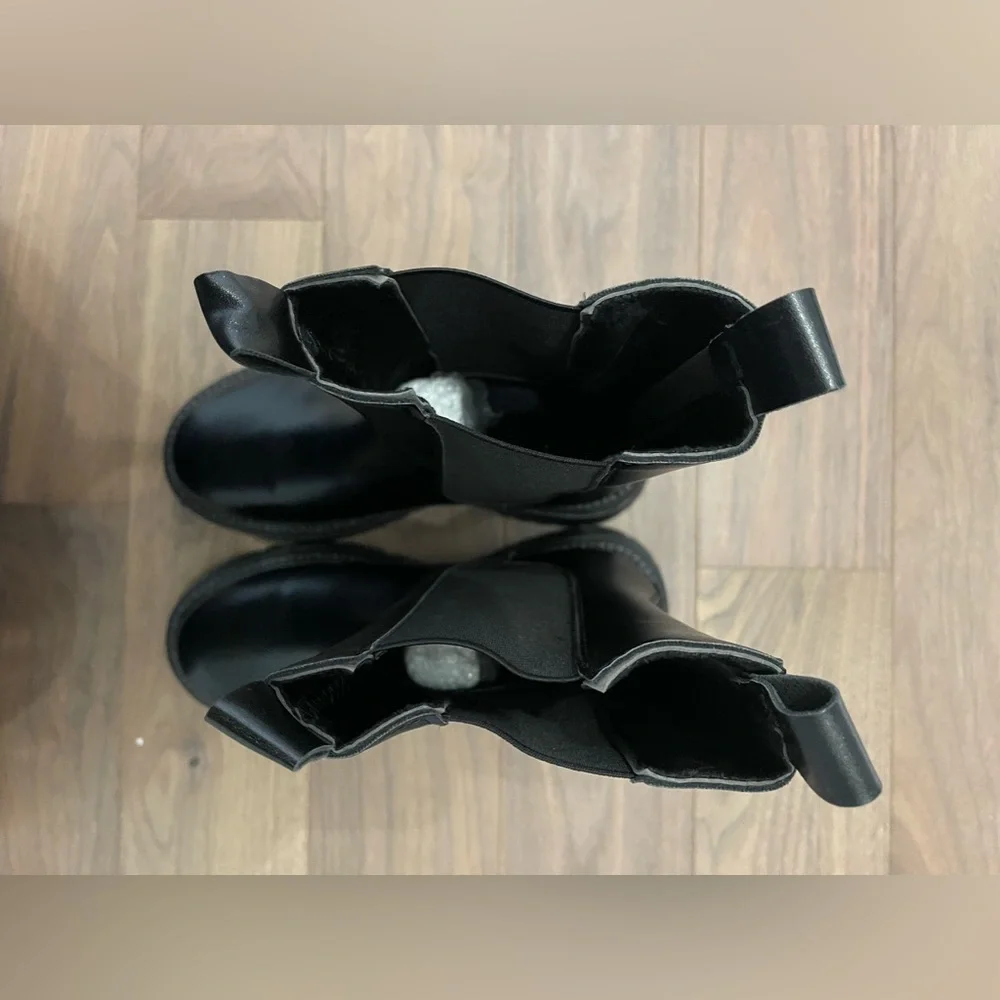 NIB Sz 39 (8) Blk Boots w/zipper - Picture 3 of 7